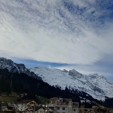 Serviced 아파트 *