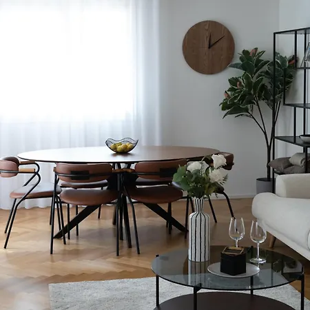 Serviced Apartment