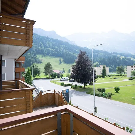 Serviced 아파트 *