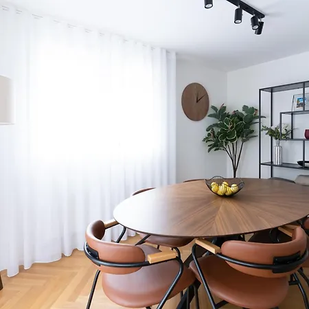 شقة Serviced انغلبرغ