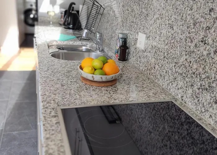 Serviced Apartment *